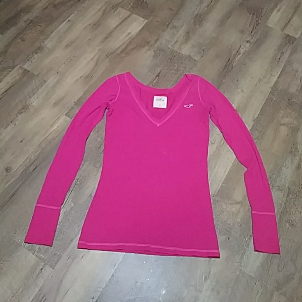 Hollister v-neck tee
